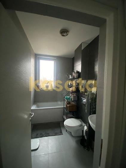 Apartament cu 3 camere semidecomandat, mobilat în Băneasa