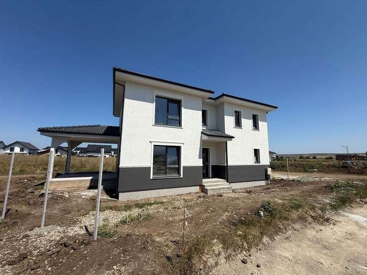Casă individuală cu 5 camere cu Canalizare în Șura Mică