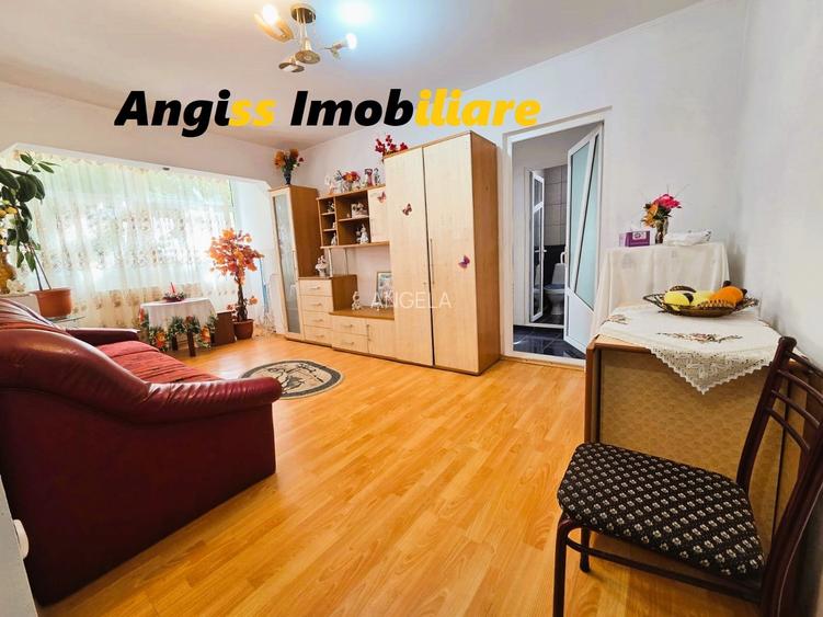 Apartament 2 camere Cartier Vest , 43mp cu balcon
