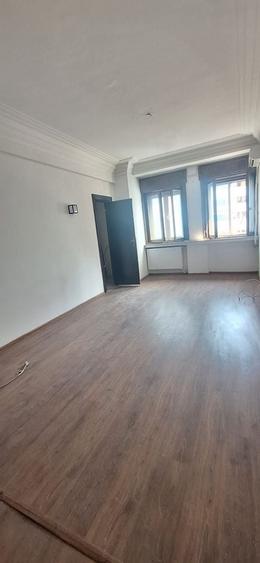 Apartament cu 4 camere decomandat în Magheru