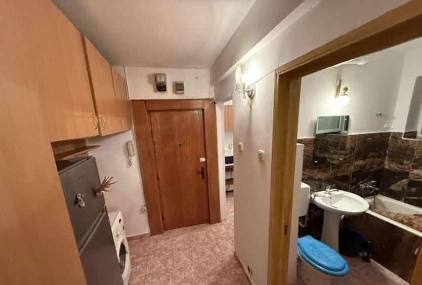 Apartament cu 2 camere semidecomandat, mobilat în City Park Mall