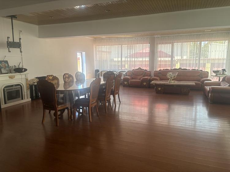 Spațiu comercial, de 200 mp, în Central