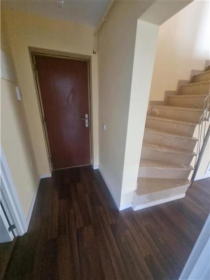 Penthouse cu 5 camere decomandat în 1 Mai