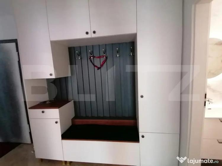 Apartament cu 4 camere semidecomandat în Central