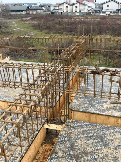 Casă cu 4 camere cu Teren 200 Mp în Central