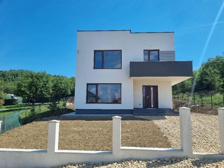 Casă cu 3 camere în Exterior Vest