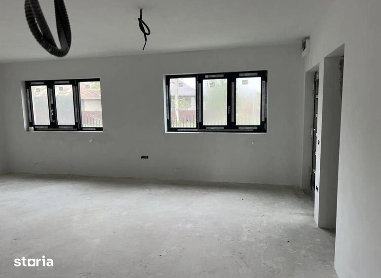 Casă cu 5 camere cu Teren 1000 Mp în Berteștii de Jos