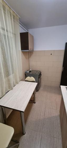 Garsonieră decomandată în Gorjului