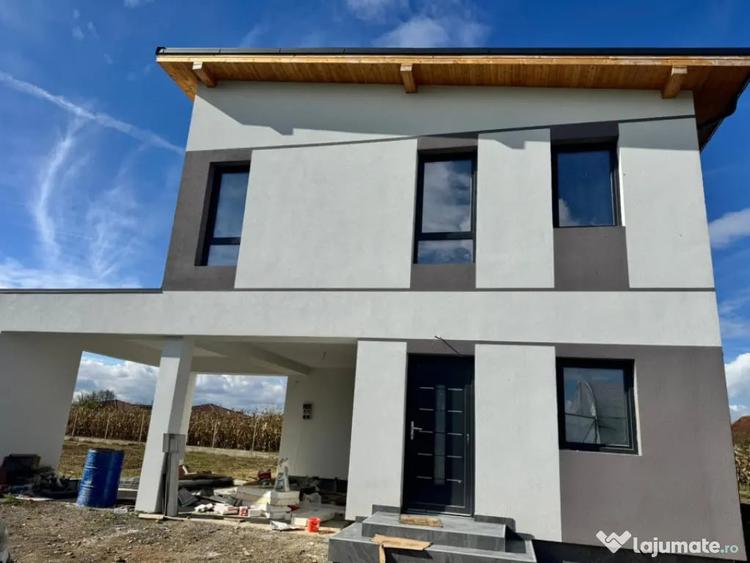 Casă cu 4 camere cu Teren 420 Mp în Săsar