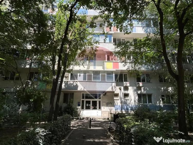 Apartament cu 2 camere semidecomandat în 1 Mai