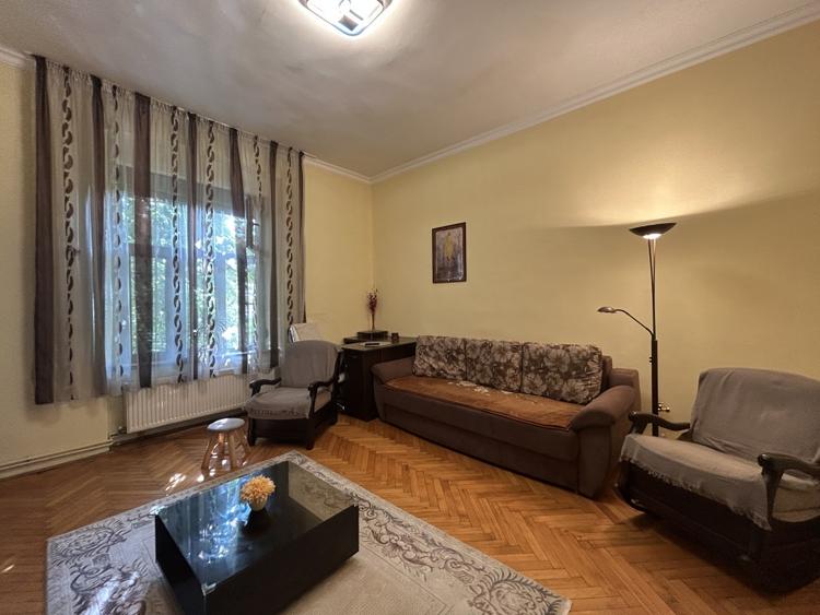 Apartament cu 2 camere semidecomandat, mobilat în Bălcescu