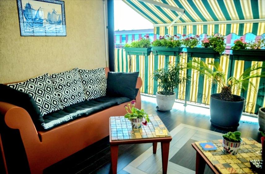 Penthouse cu 4 camere decomandat, mobilat în Inel II