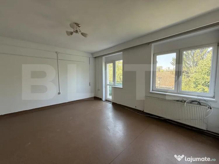 Casă cu 6 camere cu Teren 539 Mp în Central