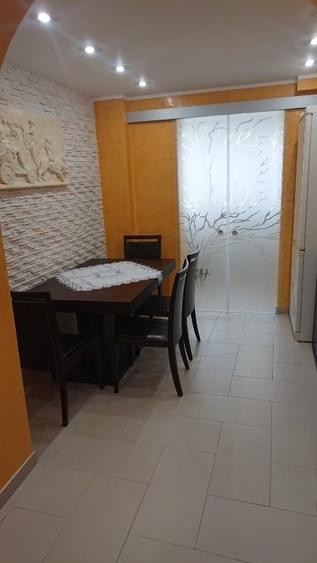 Apartament cu 3 camere decomandat în Rahova
