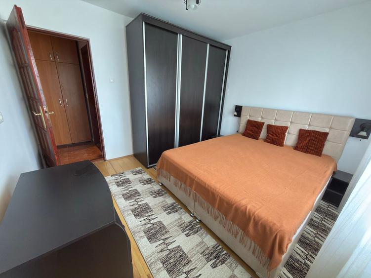 Apartament cu 2 camere decomandat în Girocului