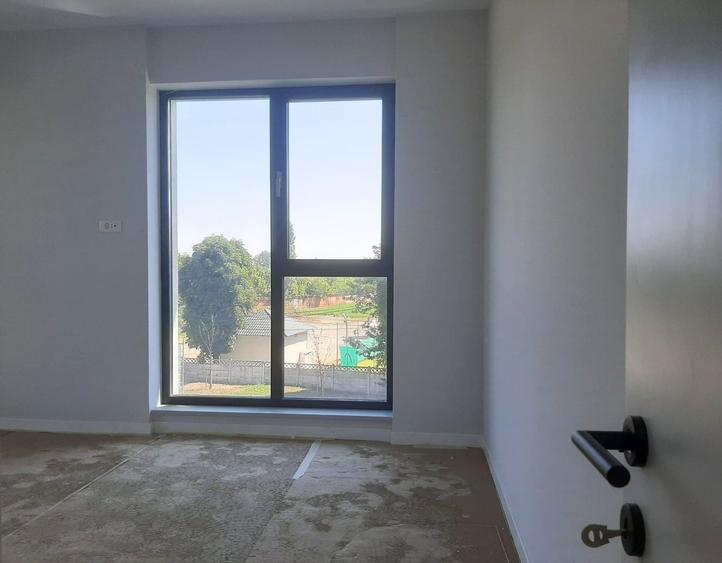 Apartament cu 3 camere decomandat în Băneasa