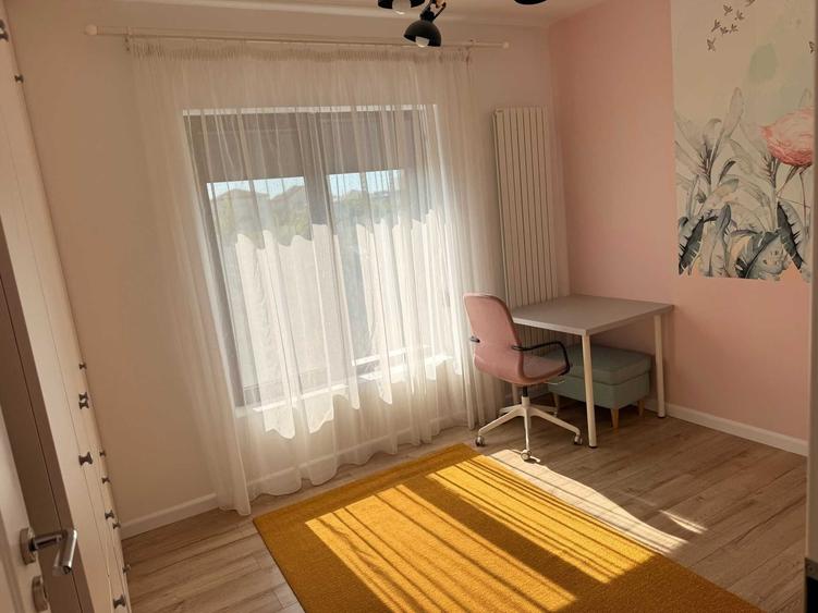 Casă cu 4 camere în Odăile