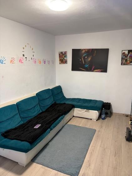 Apartament cu 3 camere semidecomandat, mobilat în Șagului