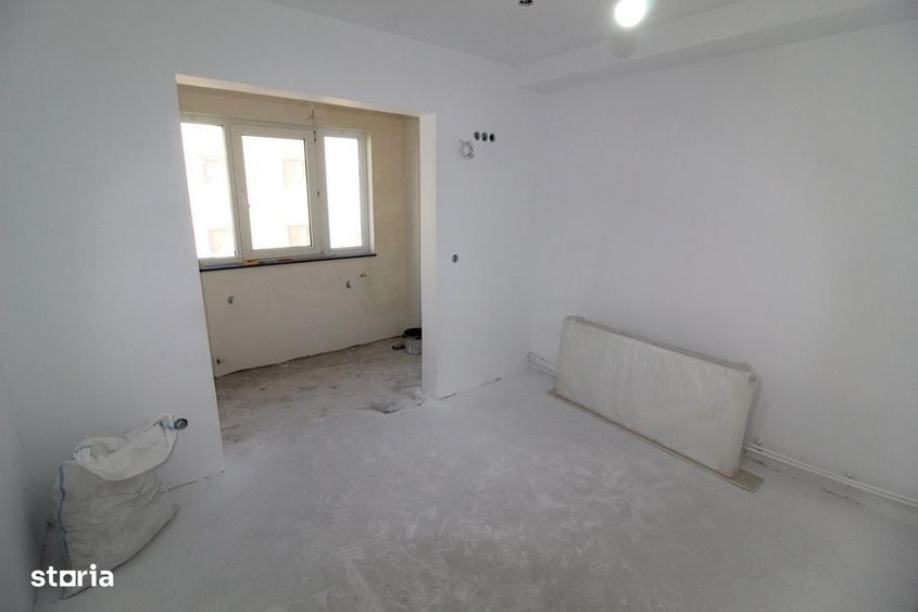 Apartament cu 4 camere decomandat în Central