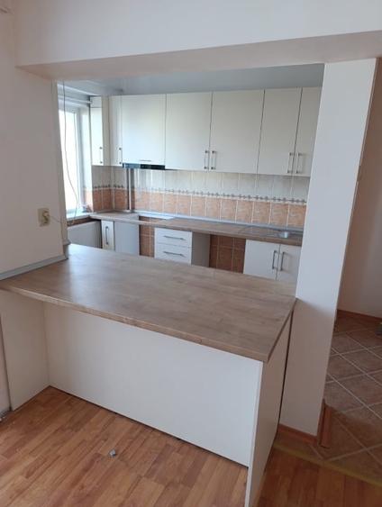Apartament cu 3 camere decomandat în Banca Națională
