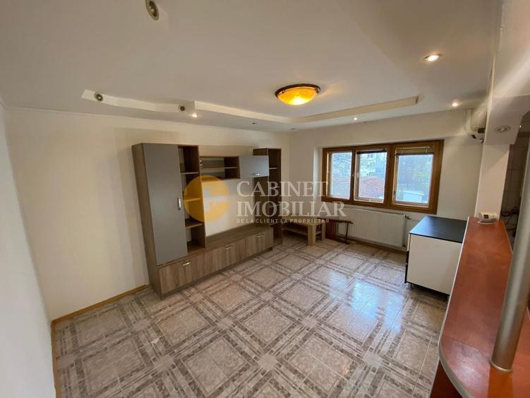 Apartament cu 3 camere decomandat, mobilat în Păcurari