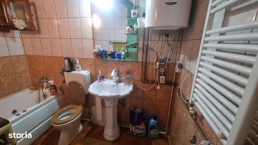 Casă cu 4 camere în Hidiș