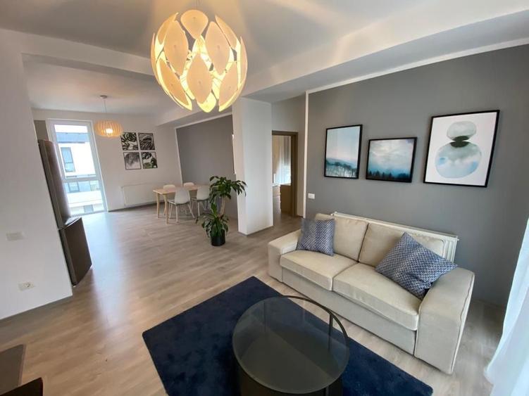 Apartament cu 3 camere decomandat în Lipovei