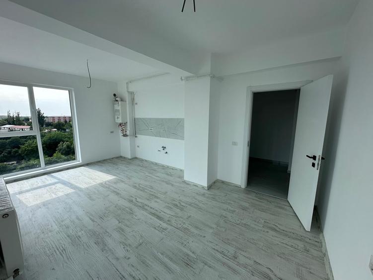 Apartament cu 3 camere decomandat în Vitan