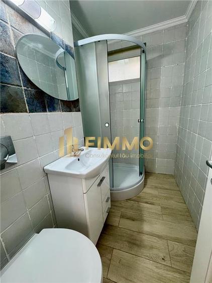 Birou, de 55 mp, în Central
