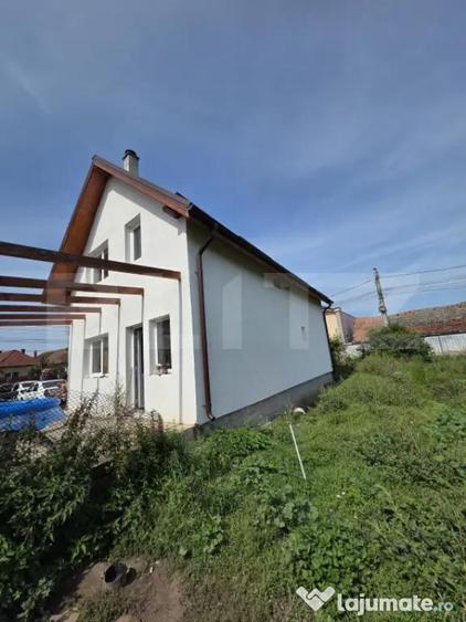 Casa de vanzare 120 mp, 3 camere + living, terasa, pa - 1