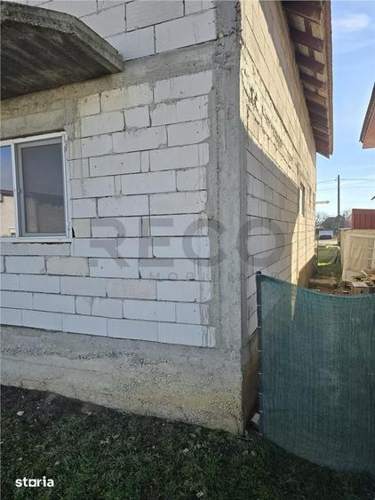 Casă cu 4 camere cu Teren 300 Mp în Sântandrei