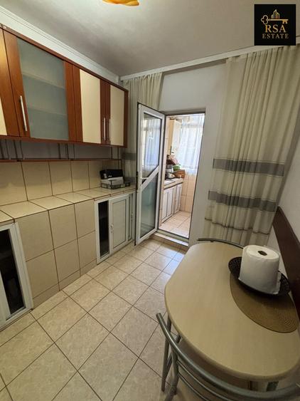 Apartament cu 3 camere decomandat, mobilat în Ostroveni