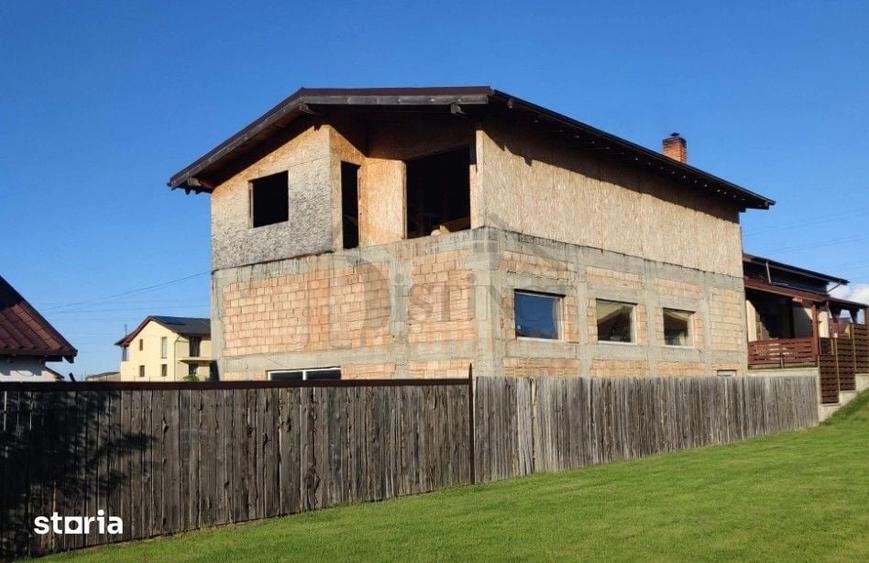 Casă cu 7 camere cu Teren 318 Mp în Central