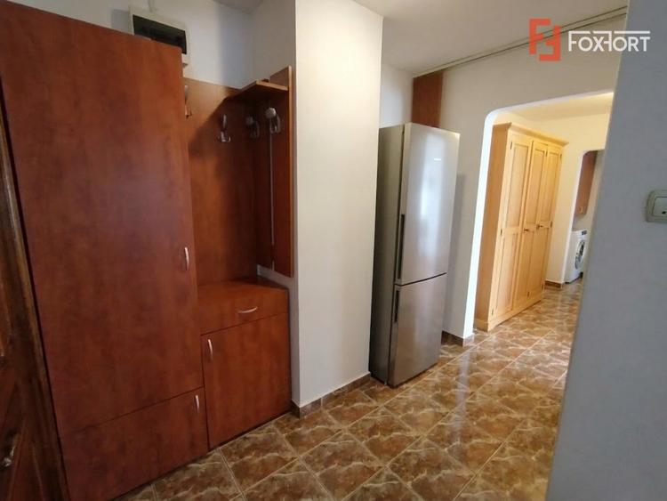 Apartament cu 3 camere decomandat, mobilat în Soarelui