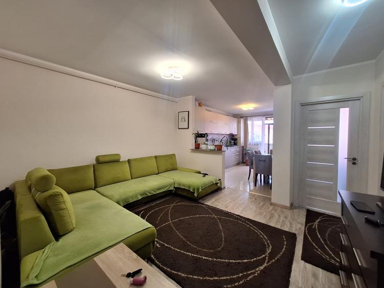 Apartament cu 2 camere semidecomandat, mobilat în Florești