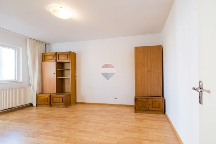Apartament cu 2 camere decomandat în Calea București