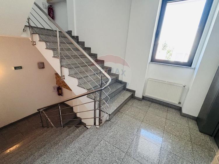 Birou, de 82 mp, în Barbu Văcărescu