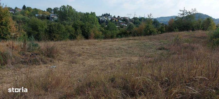 Teren de 4355 mp, în Central