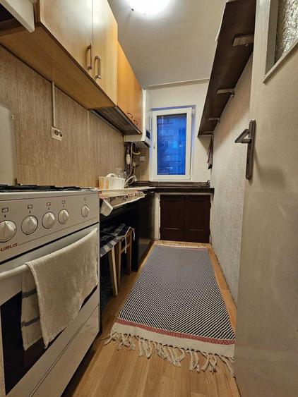 Apartament cu 2 camere semidecomandat în Florilor