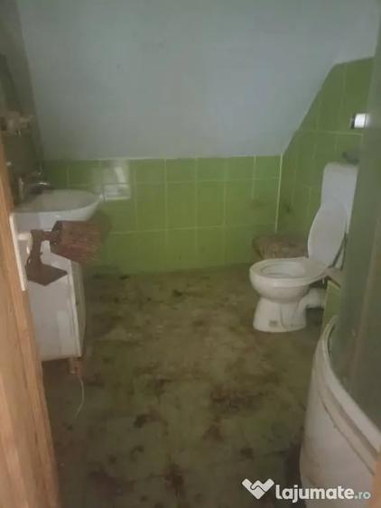 Casă cu 6 camere cu Teren 1000 Mp în Angheluș