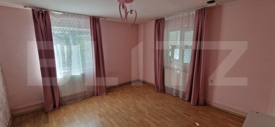 Casă individuală cu 6 camere cu Canalizare în Lascăr Catargiu