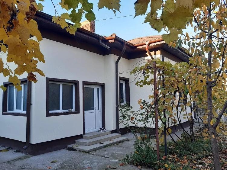 Casă cu Teren 400 Mp în Central