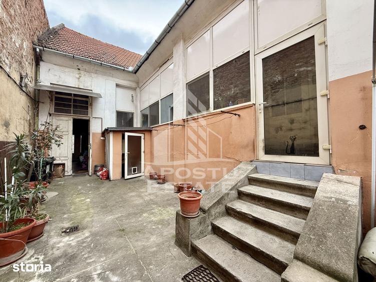 Casă cu 7 camere cu Teren 216 Mp în Fabric