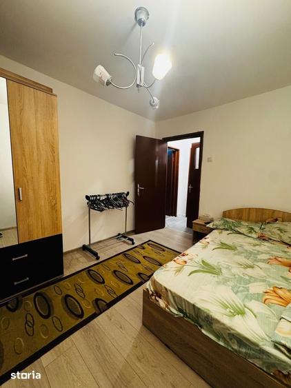 Apartament cu 2 camere semidecomandat, mobilat în Tei