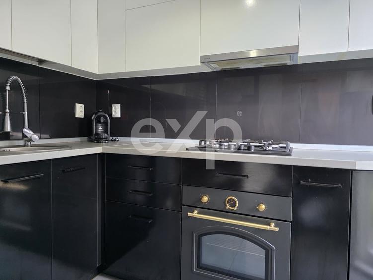 Apartament cu 5 camere decomandat, mobilat în Florești