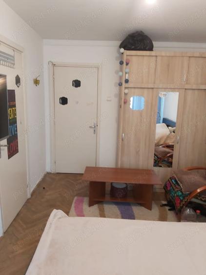 Apartament cu 3 camere decomandat în Berceni