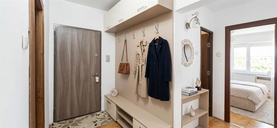 Apartament cu 3 camere decomandat în Decebal