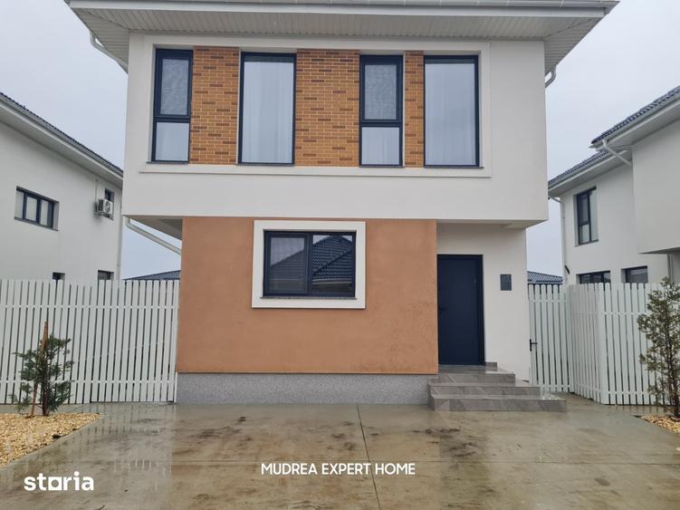 Casă cu 4 camere cu Teren 300 Mp în Tunari