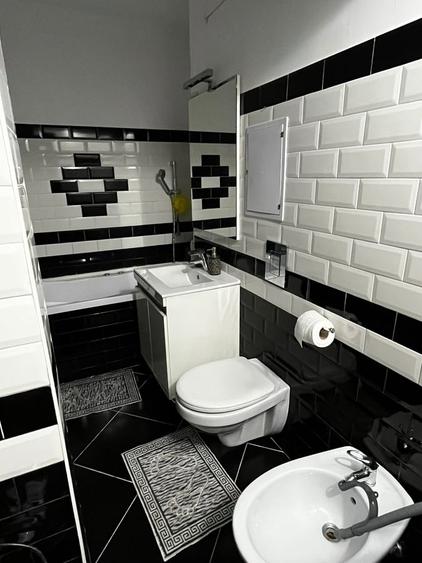 Apartament cu 4 camere decomandat în Veteranilor