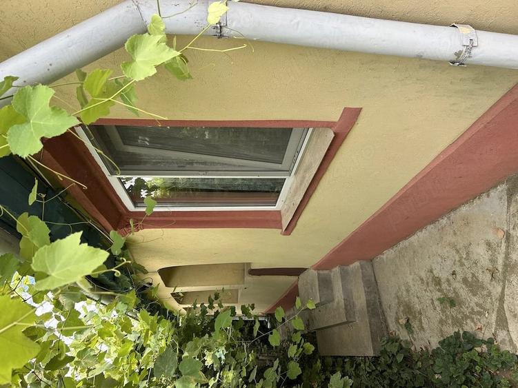 Casă cu Teren 1000 Mp în Central